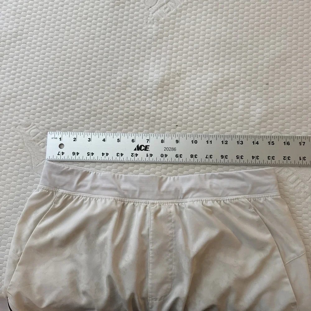 VRST Mens Large Monochromatic Camo White Tan 7 Inch Easy‎ Short Drawstring Waist